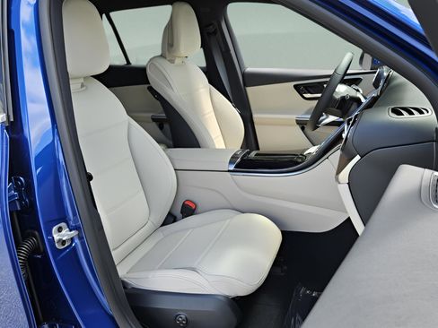 New 2025 Mercedes-Benz GLC 300 image 16