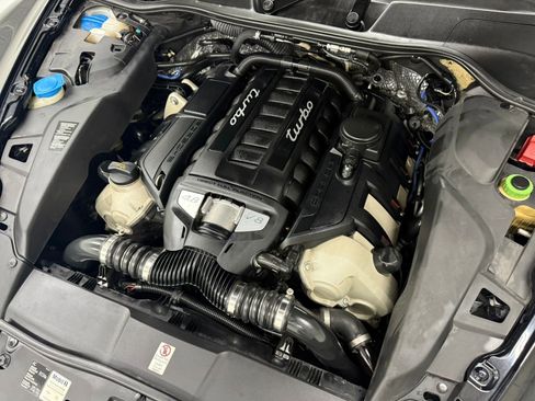 Used 2013 Porsche Cayenne Turbo image 58