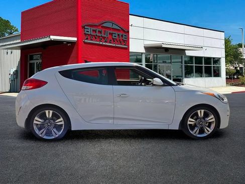 Used 2013 Hyundai Veloster w/ Tech Pkg FWD image 6