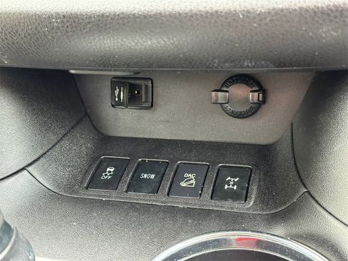 Used 2015 Toyota Highlander XLE image 59