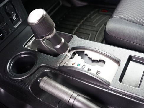 Used 2014 Toyota FJ Cruiser 4WD image 15