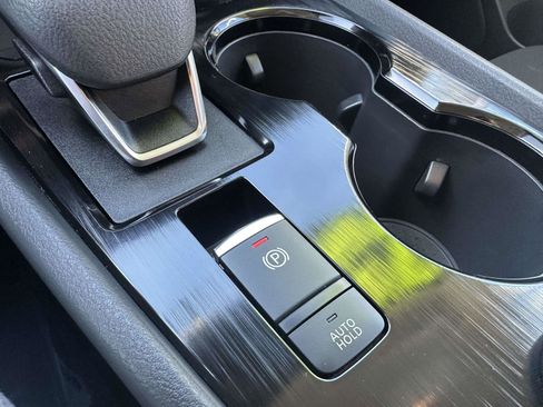 Used 2025 Nissan Rogue S image 20