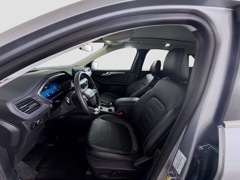 Used 2023 Ford Escape Platinum w/ Premium Technology Package FWD image 13