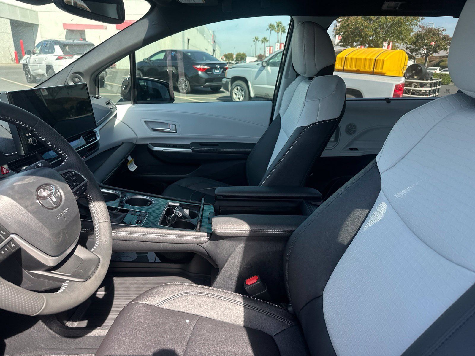 Certified 2026 Toyota Sienna XSE AWD/4WD image 7