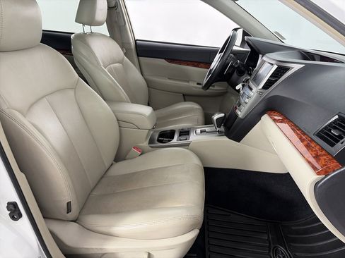 Used 2010 Subaru Outback 3.6R Limited image 29