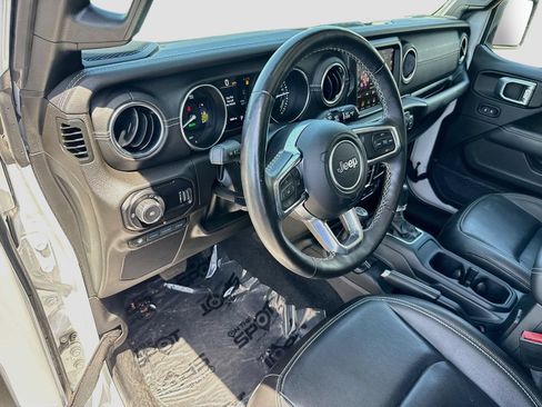 Used 2023 Jeep Wrangler Unlimited Sahara w/ Cold Weather Group AWD/4WD image 10