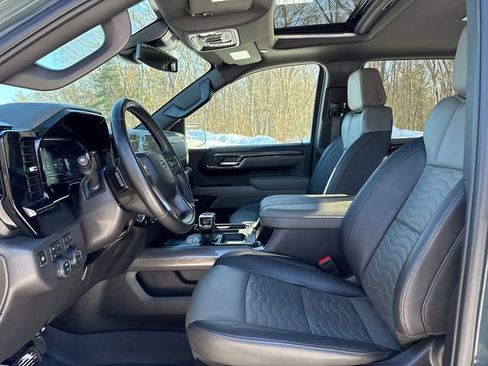 Used 2025 Chevrolet Silverado 1500 ZR2 image 34