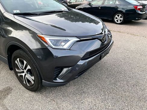 Used 2018 Toyota RAV4 LE w/ All Weather Liner Package AWD/4WD image 8