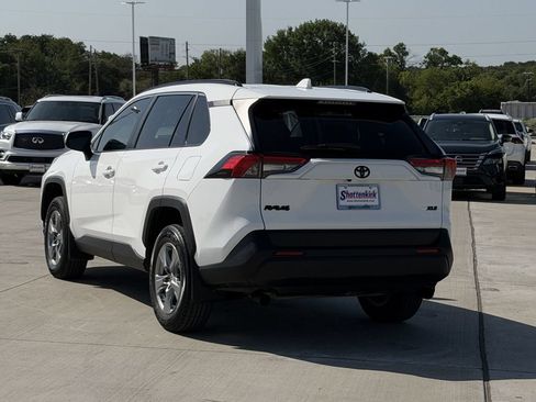 Used 2024 Toyota RAV4 XLE w/ Convenience Package FWD image 4