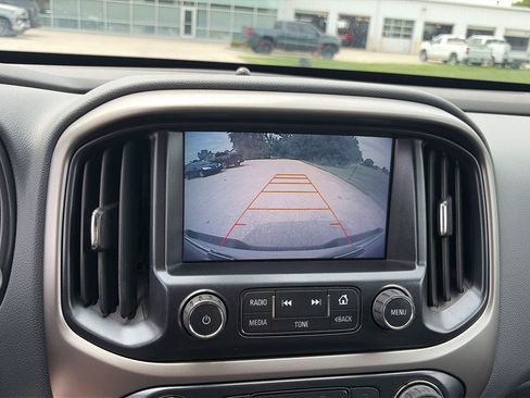 Used 2016 Chevrolet Colorado Z71 AWD/4WD image 22