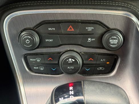 Used 2018 Dodge Challenger SXT w/ Blacktop Package image 9