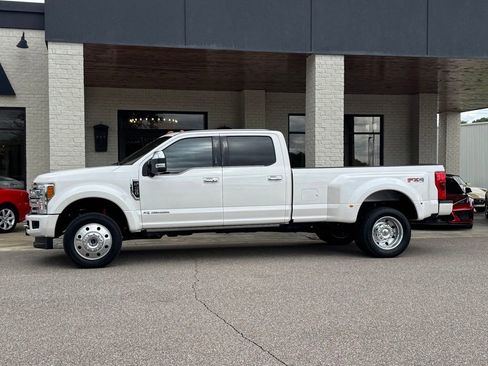 Used 2017 Ford F450 Platinum w/ Platinum Ultimate Package AWD/4WD image 6