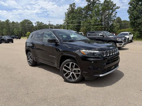 Certified 2025 Jeep Compass Limited w/ Elite Group AWD/4WD image 3