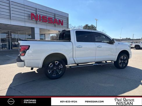 Certified 2021 Nissan Titan Platinum Reserve w/ Moonroof Package image 28