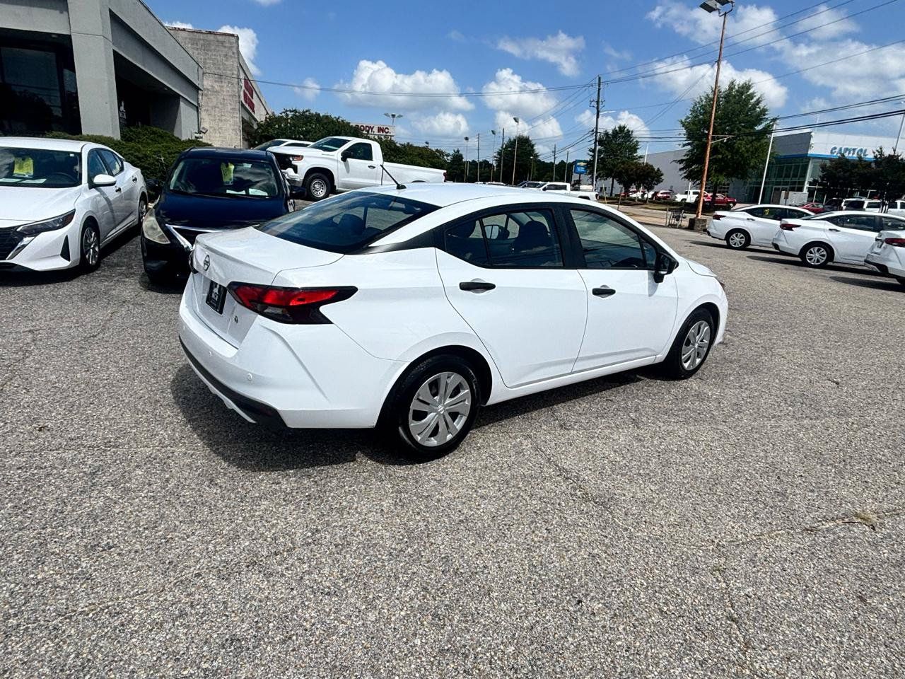 Used 2023 Nissan Versa S FWD image 24
