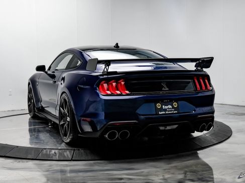 Used 2020 Ford Mustang Shelby GT500 w/ Carbon Fiber Track Pack image 9