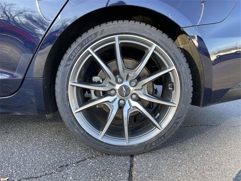 Used 2023 Genesis G70 2.0T image 9