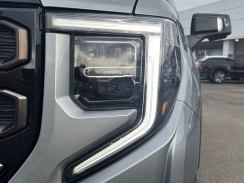 Used 2023 GMC Sierra 1500 AT4X image 10