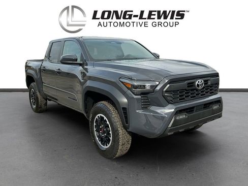 Used 2025 Toyota Tacoma TRD Off-Road AWD/4WD image 10