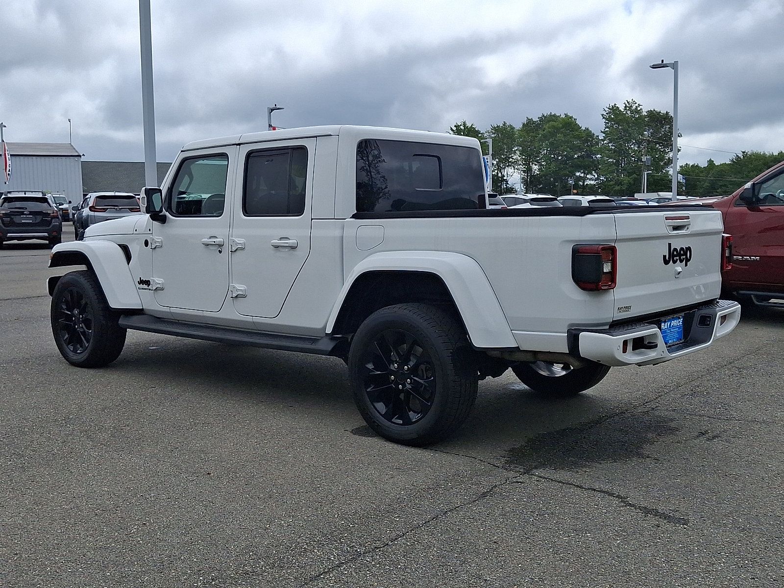 Used 2022 Jeep Gladiator Overland AWD/4WD image 4