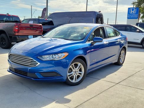 Used 2018 Ford Fusion SE FWD image 1