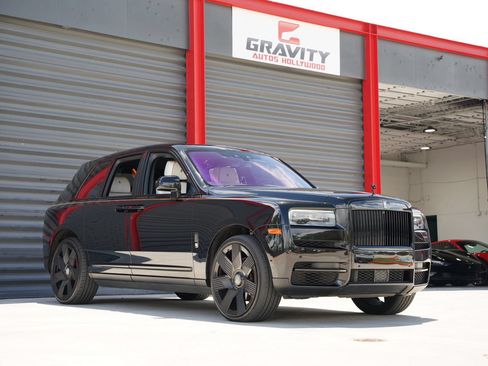 Used 2022 Rolls-Royce Cullinan Black Badge AWD/4WD image 3