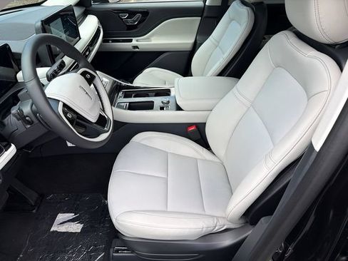 New 2026 Lincoln Aviator 2WD w/ Jet Appearance Package image 10