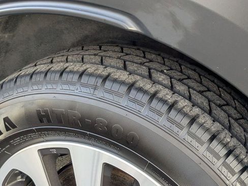 Used 2024 Subaru Outback Premium image 29