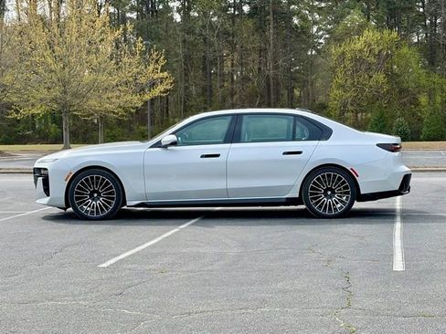 Used 2025 BMW 740i w/ Premium Package image 3