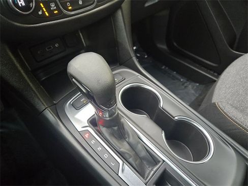 Used 2024 Chevrolet Equinox LT image 34