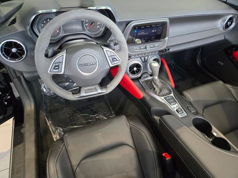 Used 2024 Chevrolet Camaro LT RWD image 9