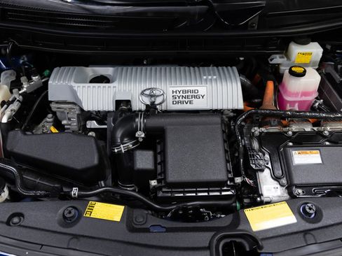 Used 2013 Toyota Prius Two image 6