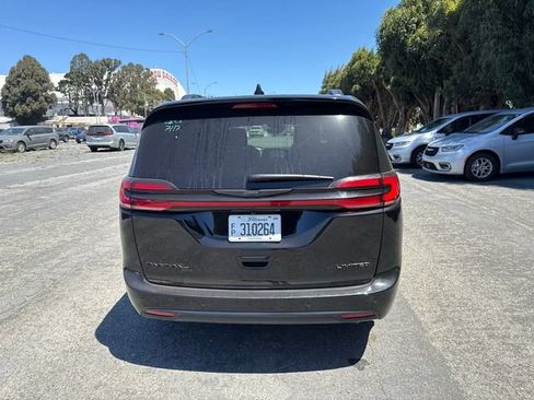 Used 2026 Chrysler Pacifica Limited w/ S Appearance Package FWD image 6
