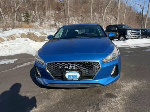 Used 2018 Hyundai Elantra GT image 3