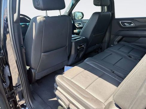 Used 2021 Chevrolet Suburban LT AWD/4WD image 16