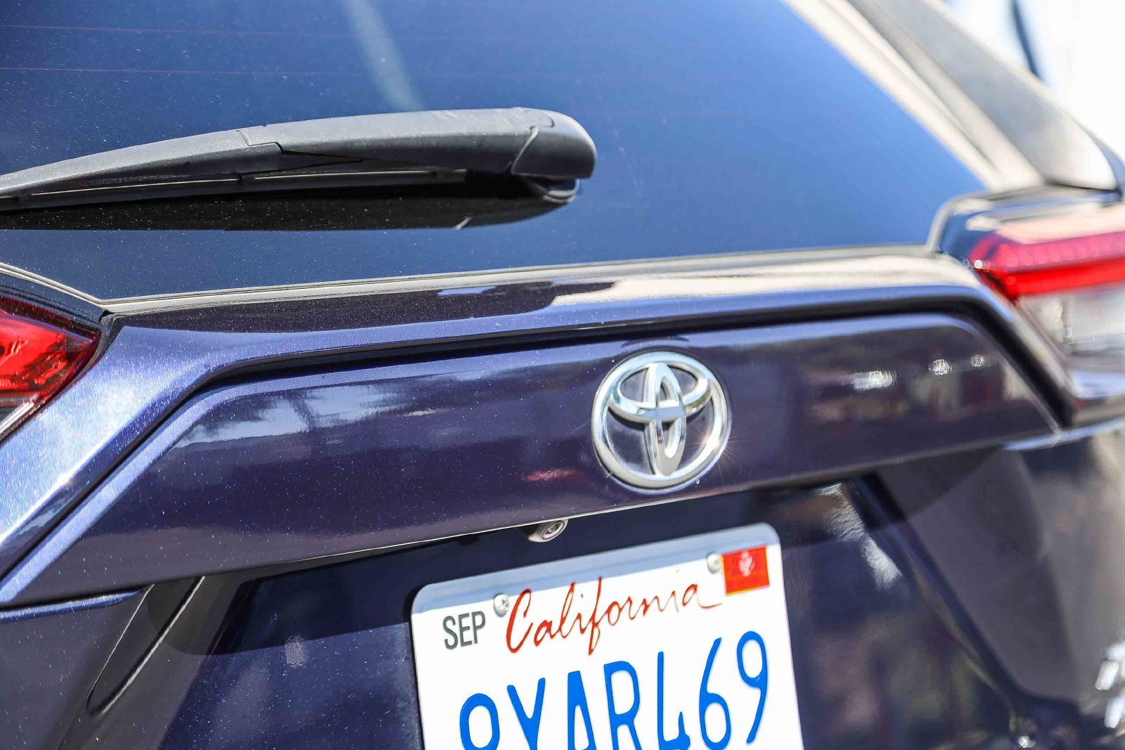 Certified 2021 Toyota RAV4 XLE Premium AWD/4WD image 12