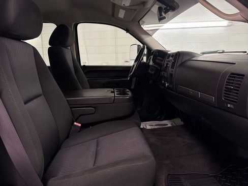 Used 2011 Chevrolet Silverado 2500 LT w/ Suspension Package, Off-Road AWD/4WD image 23