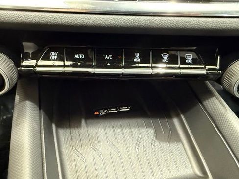 New 2026 Chevrolet Equinox EV LT image 35