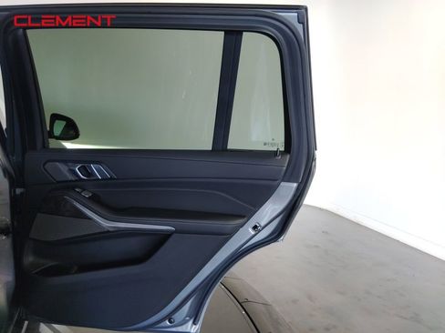 Used 2023 BMW X7 xDrive40i w/ Premium Package image 38