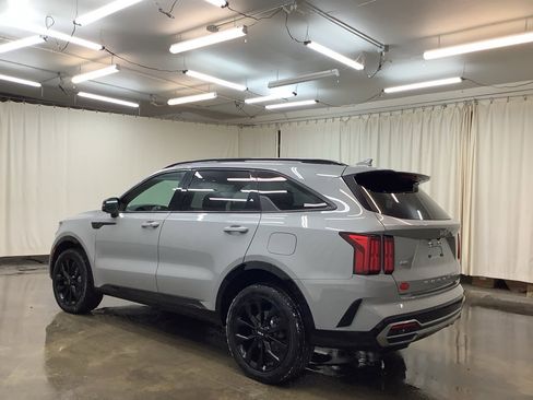 Used 2022 Kia Sorento SX image 9