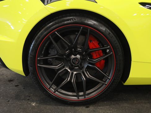 Used 2023 Chevrolet Corvette Z06 w/ Z07 Performance Package RWD image 15