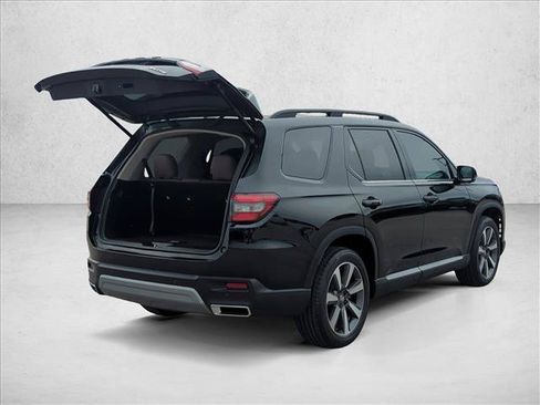 Used 2025 Honda Pilot Elite image 5