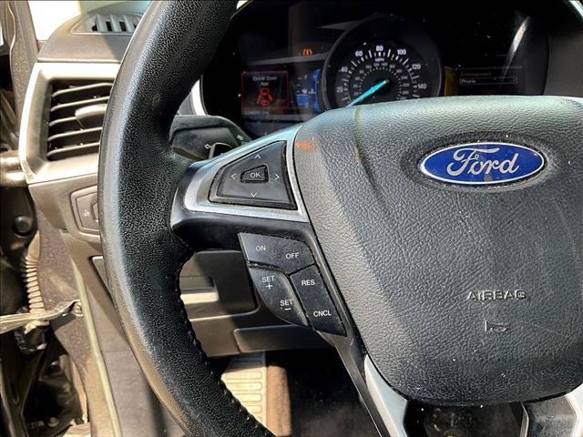 Used 2016 Ford Edge Titanium FWD image 17
