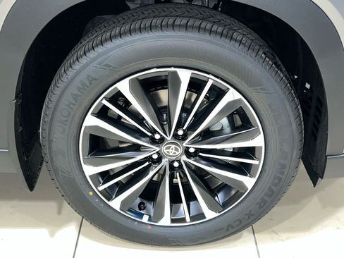 New 2026 Toyota Grand Highlander AWD Hybrid image 4
