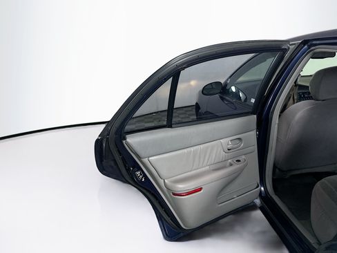 Used 2000 Buick Century Custom w/ Elite Pkg FWD image 22