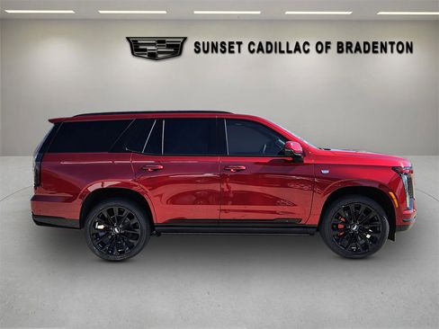 New 2026 Cadillac Vistiq Platinum w/ LPO, Floor Liner Package image 8