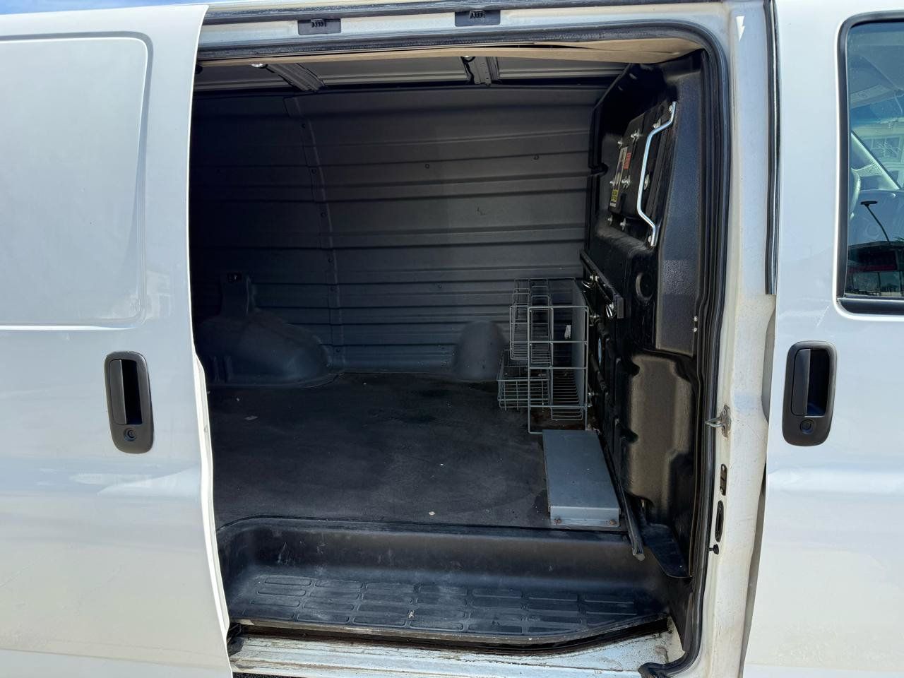 Used 2017 Chevrolet Express 2500 RWD image 12