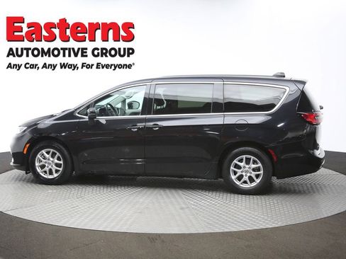 Used 2023 Chrysler Pacifica Touring-L FWD image 60