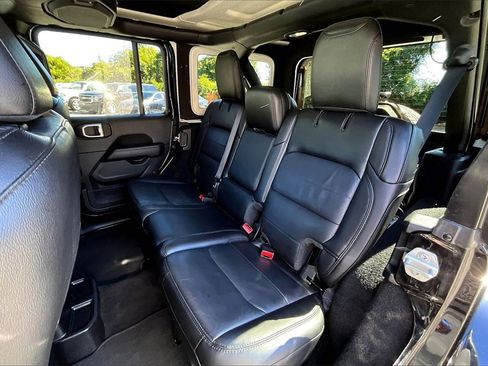 Used 2021 Jeep Wrangler Unlimited Sahara image 20
