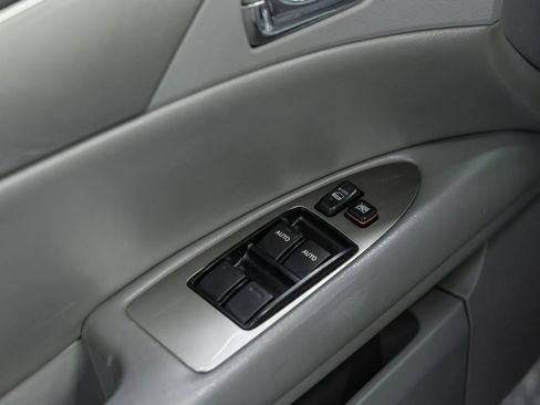 Used 2005 Toyota Avalon XL image 13